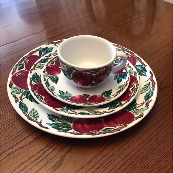 5 pc place setting Cafe Classico, Nancy Calhoun BELLA ROMA country apple design - Picture 3 of 16
